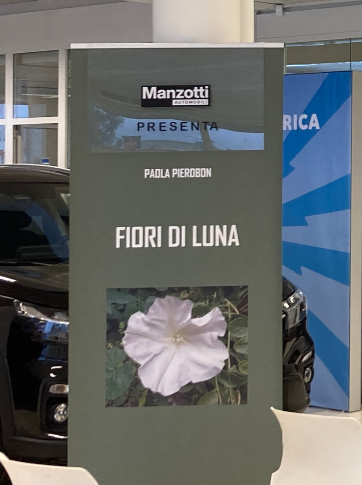 Presentazione libro Fiori di luna_Paola Pierobon_ in Citroen_il rollup